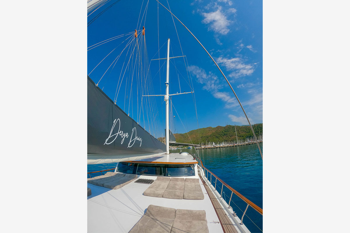 07 Derya Deniz Sundeck