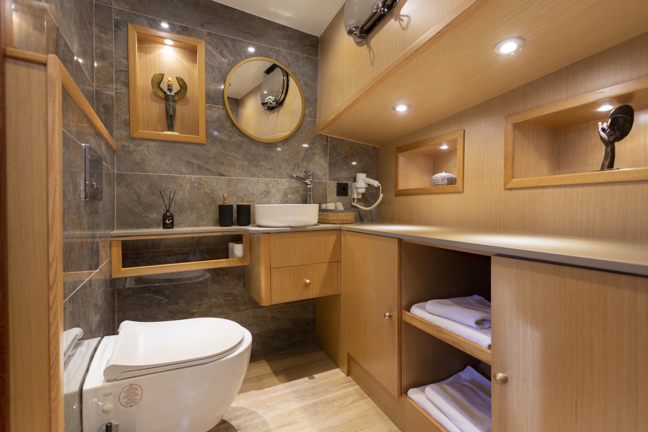 38 Diva Deniz WC & Shower 1