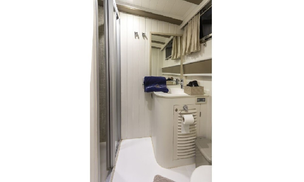 goldenyachting_bs10-jpg-I59