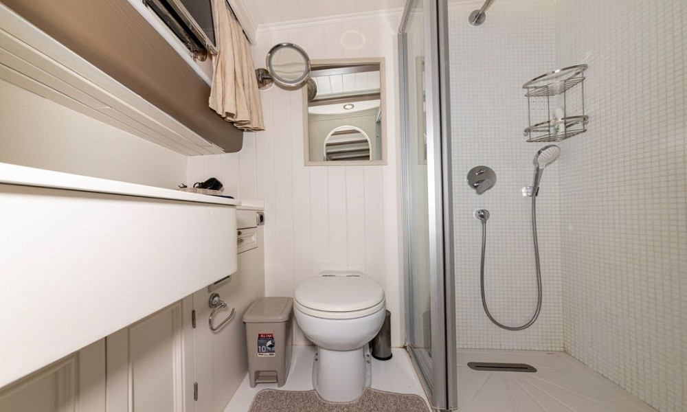 goldenyachting_bs12-jpg-I5Q