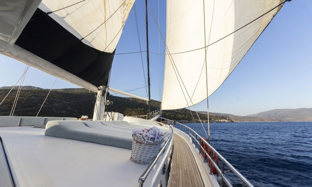 goldenyachting_bs2d-jpg-BKa