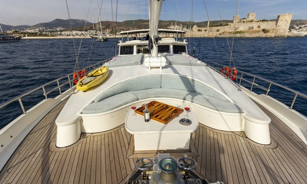 goldenyachting_bs2f-jpg-Yxs