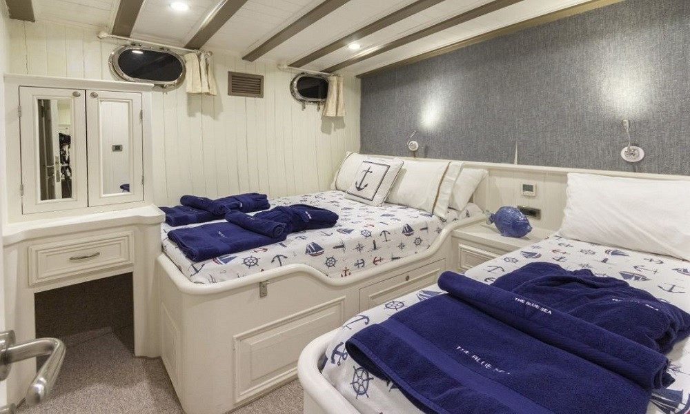 goldenyachting_bs5-jpg-0QG