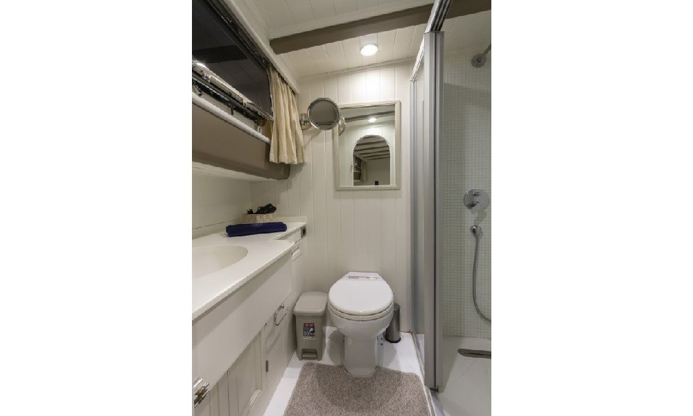 goldenyachting_bs9-jpg-VfJ